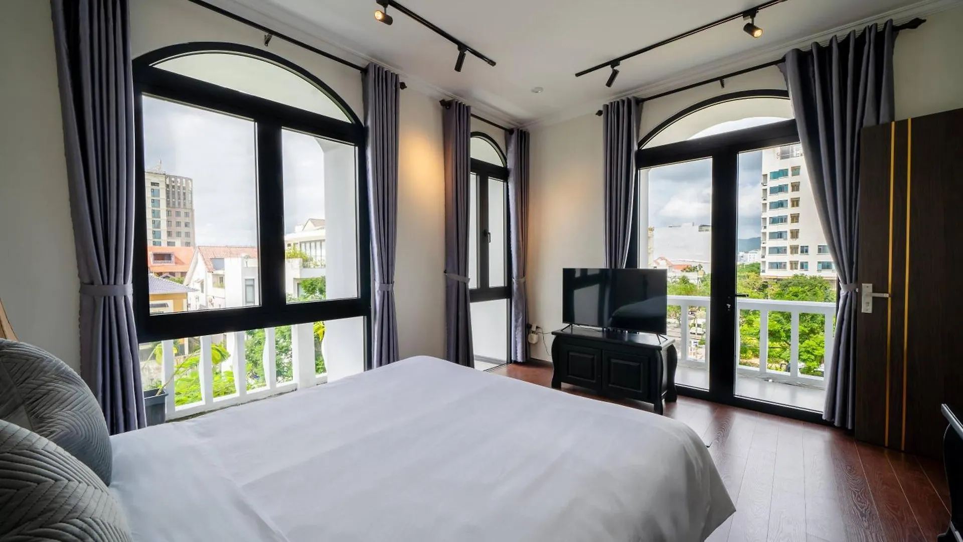 Shila Boutique Villa Da Nang 0*,